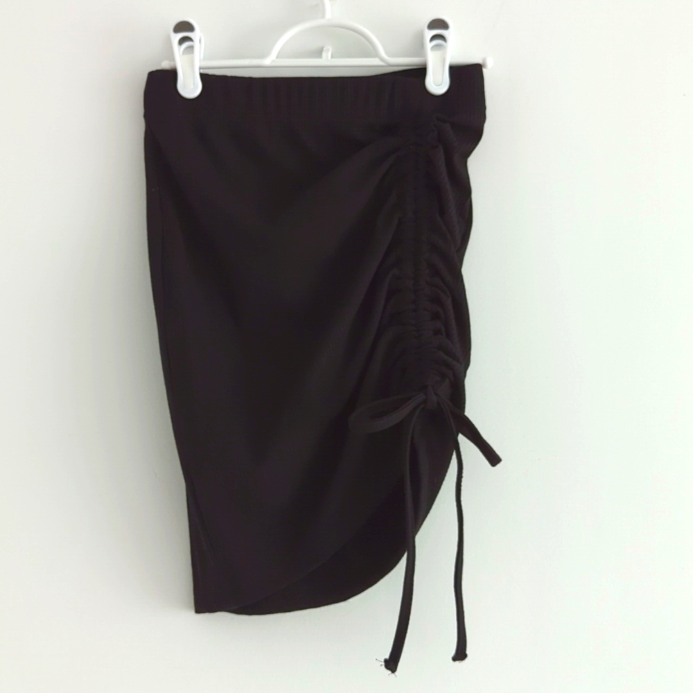 Trendyol mini skirt black size small